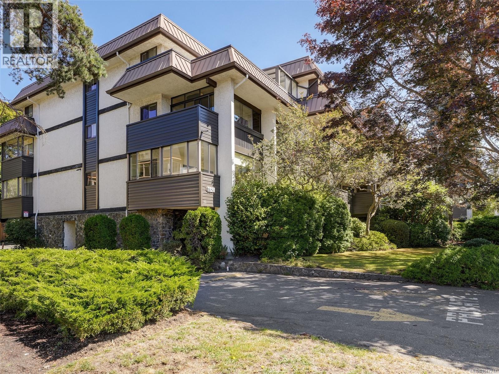 203 1120 Fairfield Road, Victoria