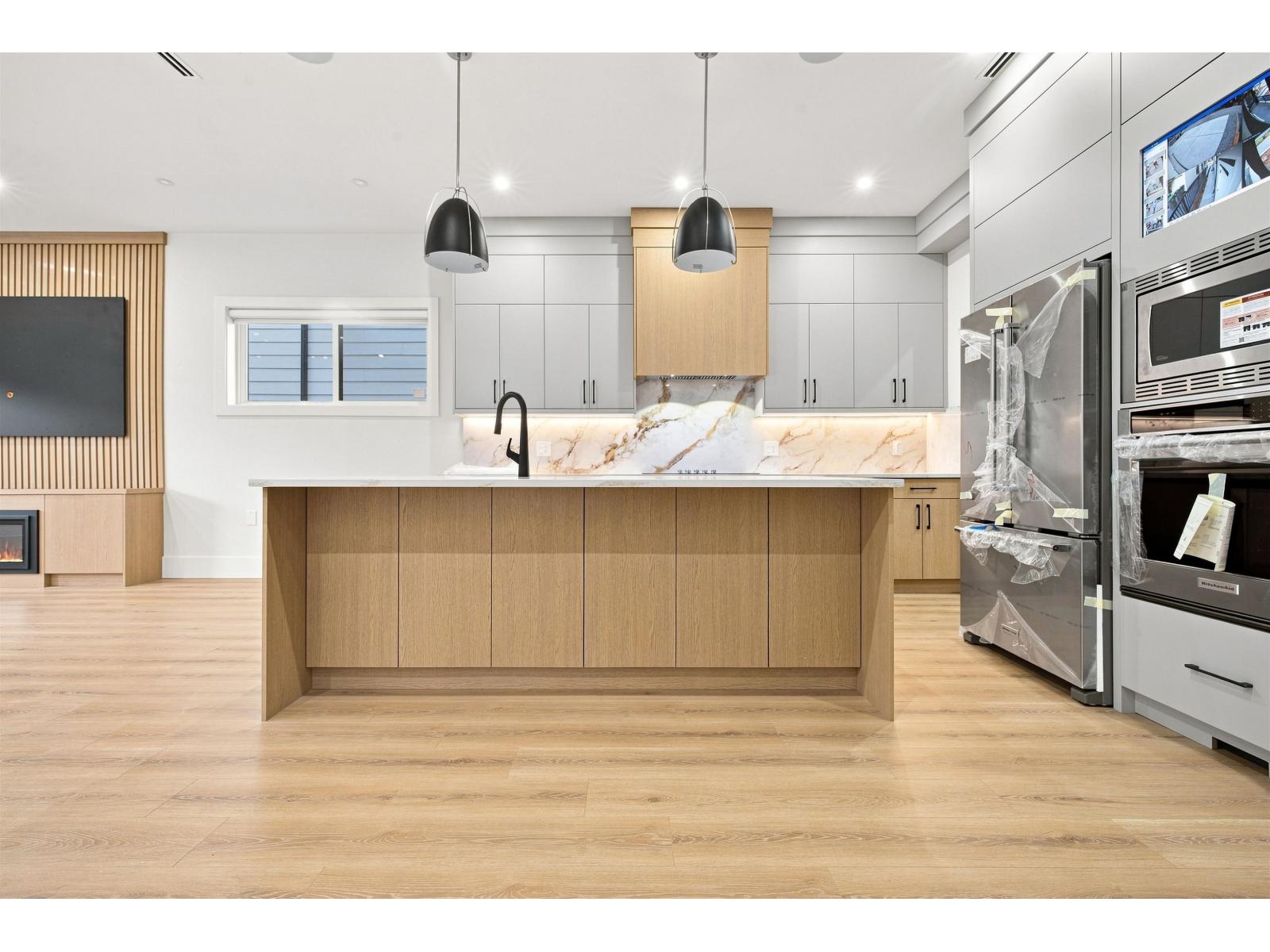 16513 20 AVENUE, Surrey
