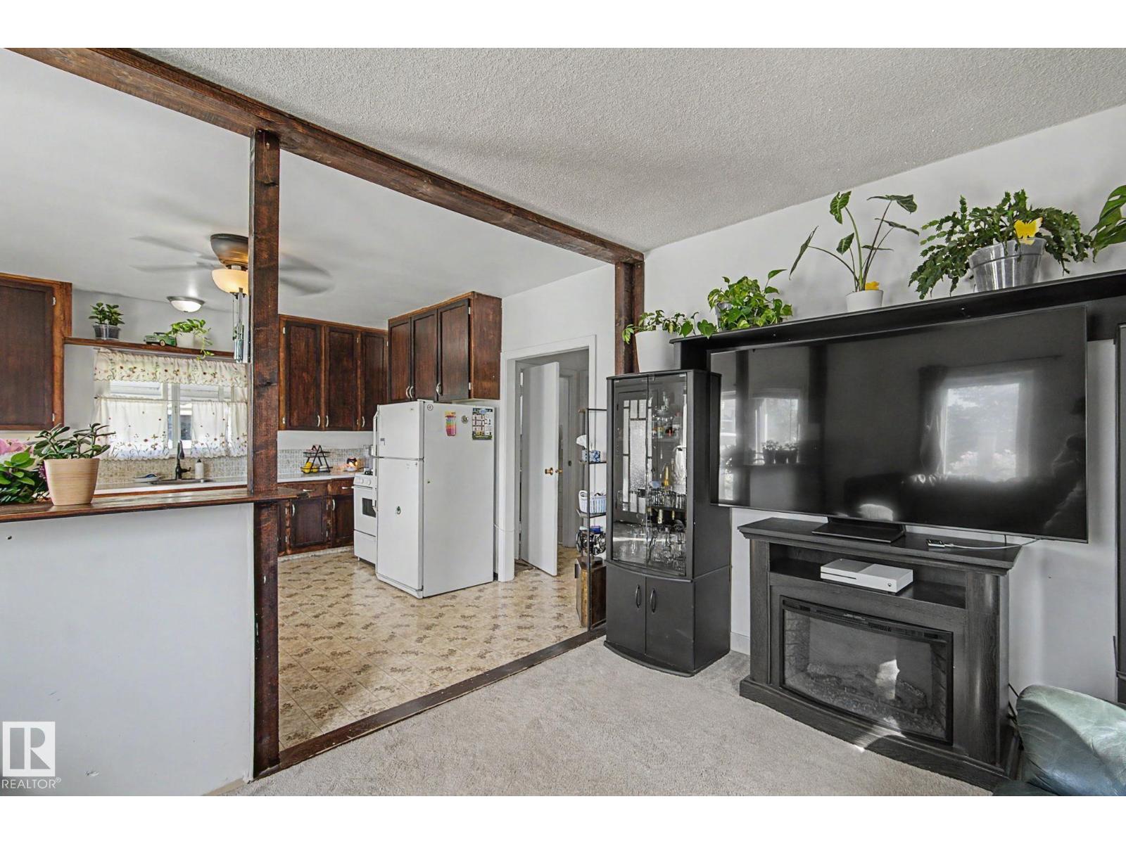 10112 102 Ave - Image 18