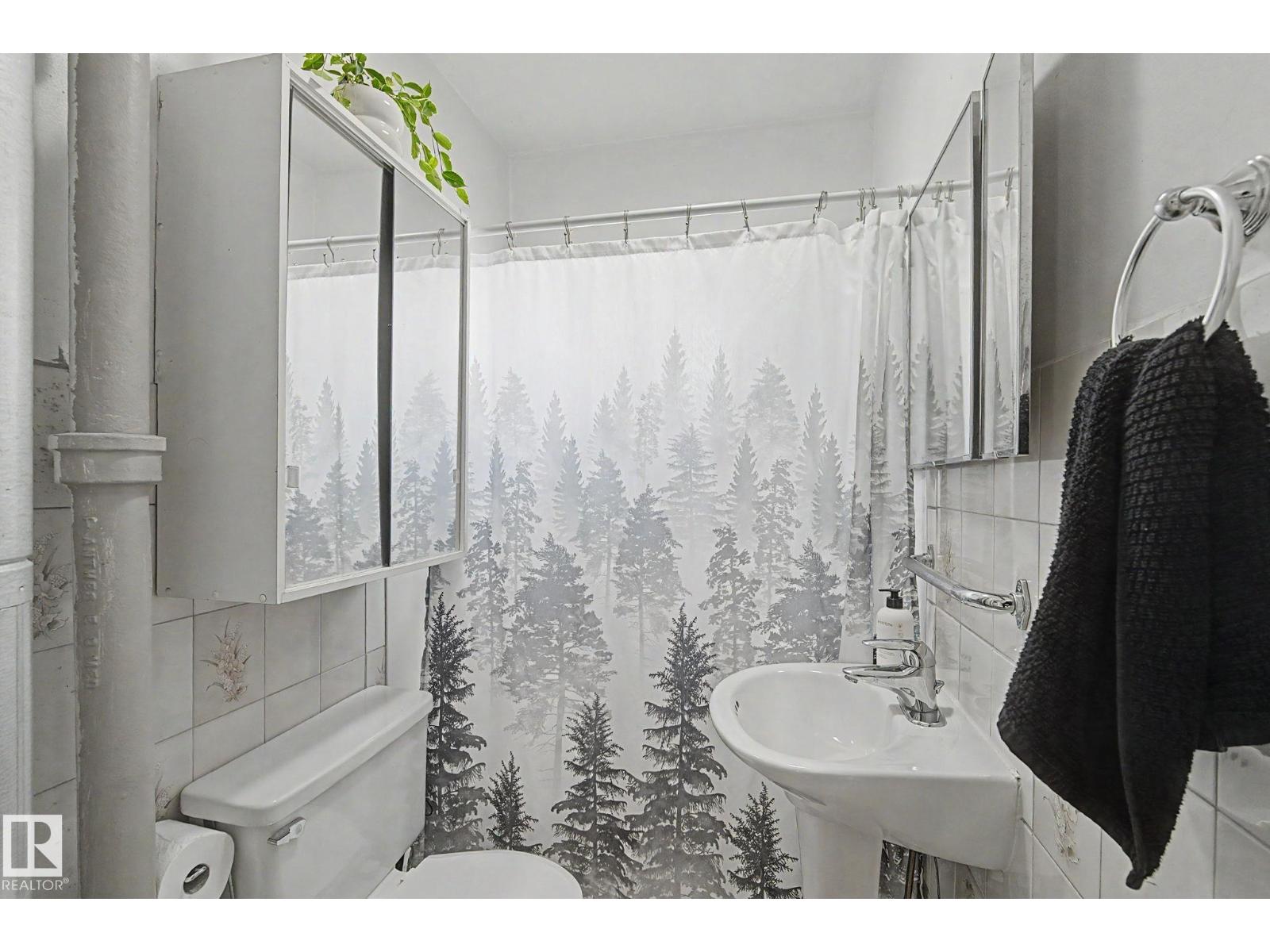 10112 102 Ave - Image 23