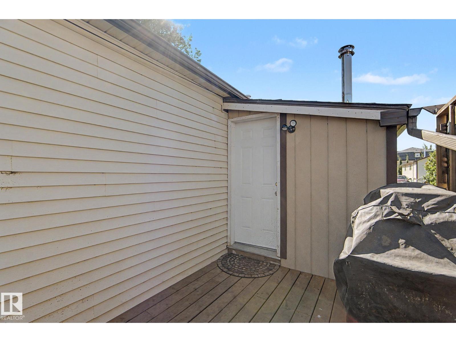 10112 102 Ave - Image 34