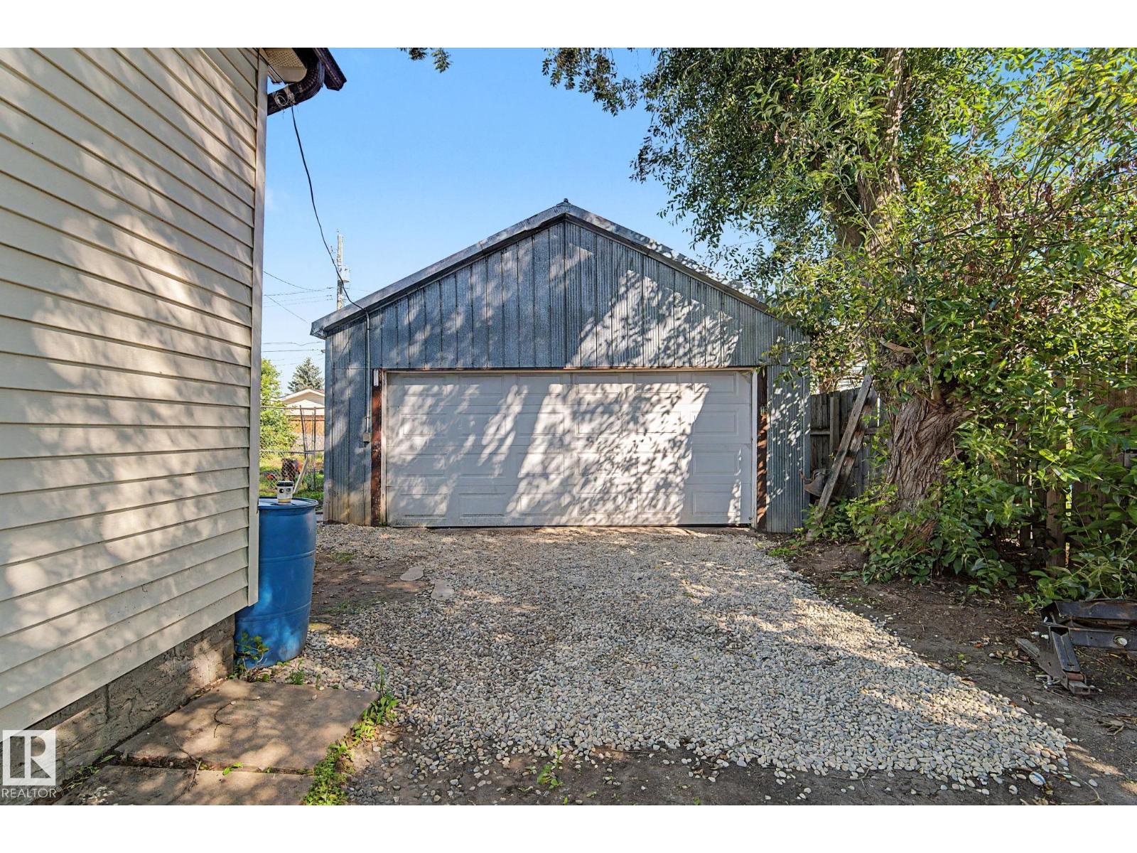 10112 102 Ave - 38