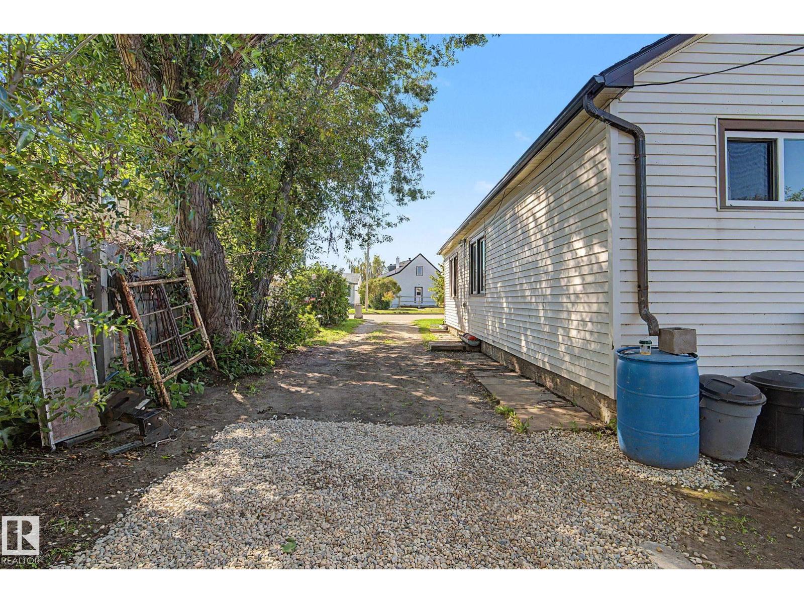 10112 102 Ave - 40