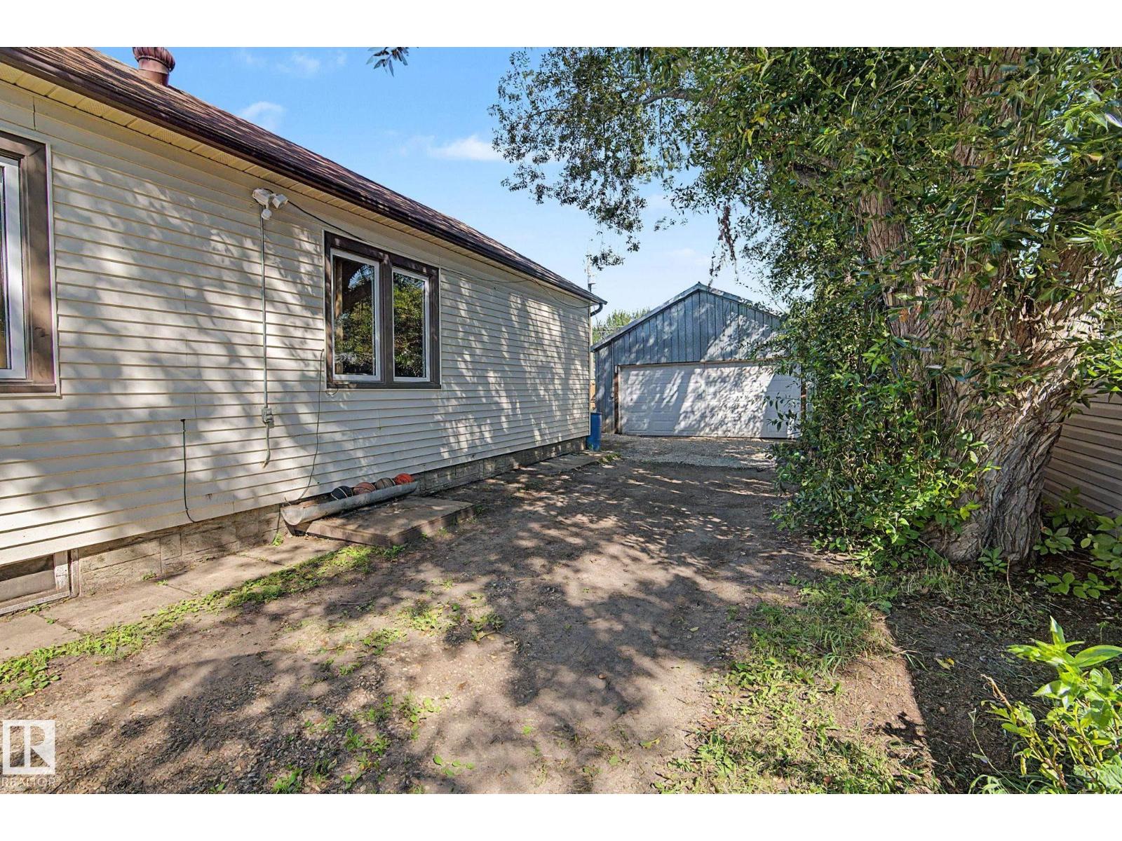 10112 102 Ave - 41