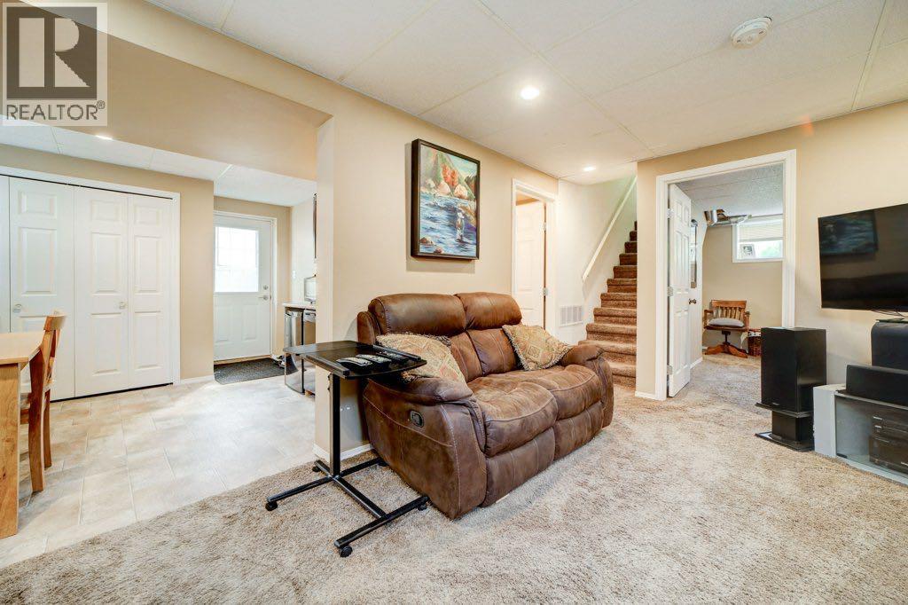 20525 25 Avenue - 26