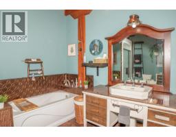 1627 Hood Road, Creston, BC V0B1G2 Photo 23