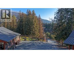 1627 Hood Road, Creston, BC V0B1G2 Photo 38