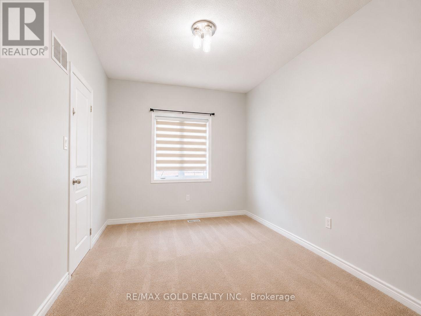 9 GODERICH DRIVE - 37