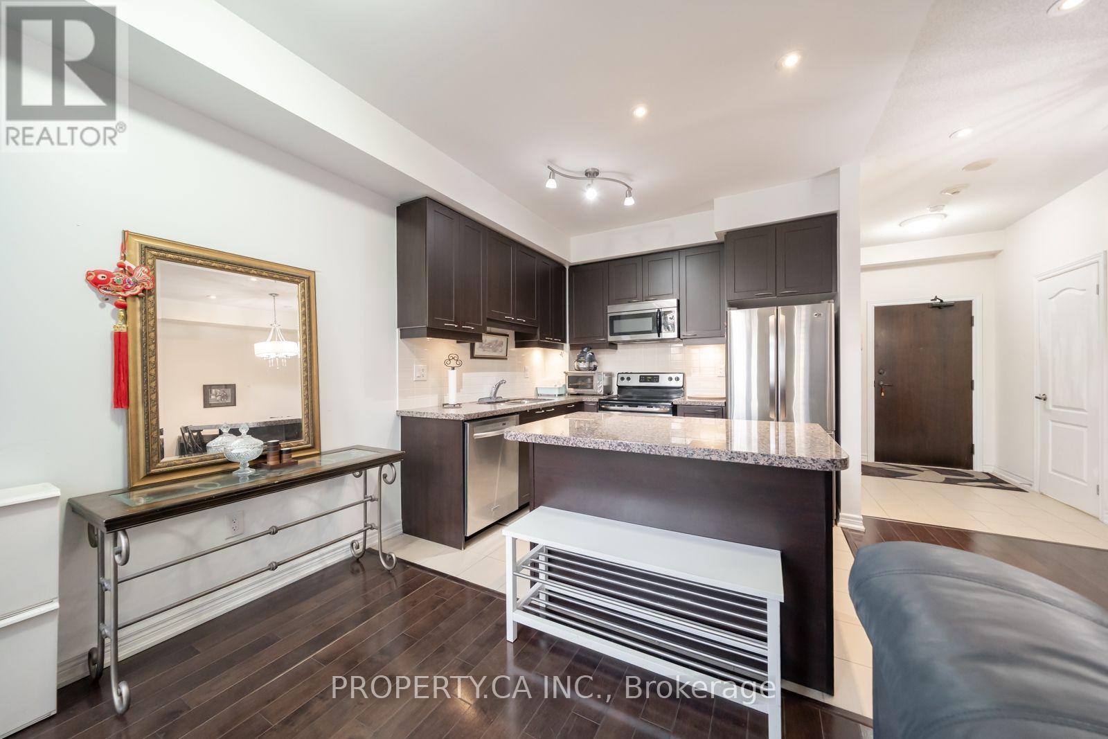 #112 383 PRINCE OF WALES DRIVE - 16