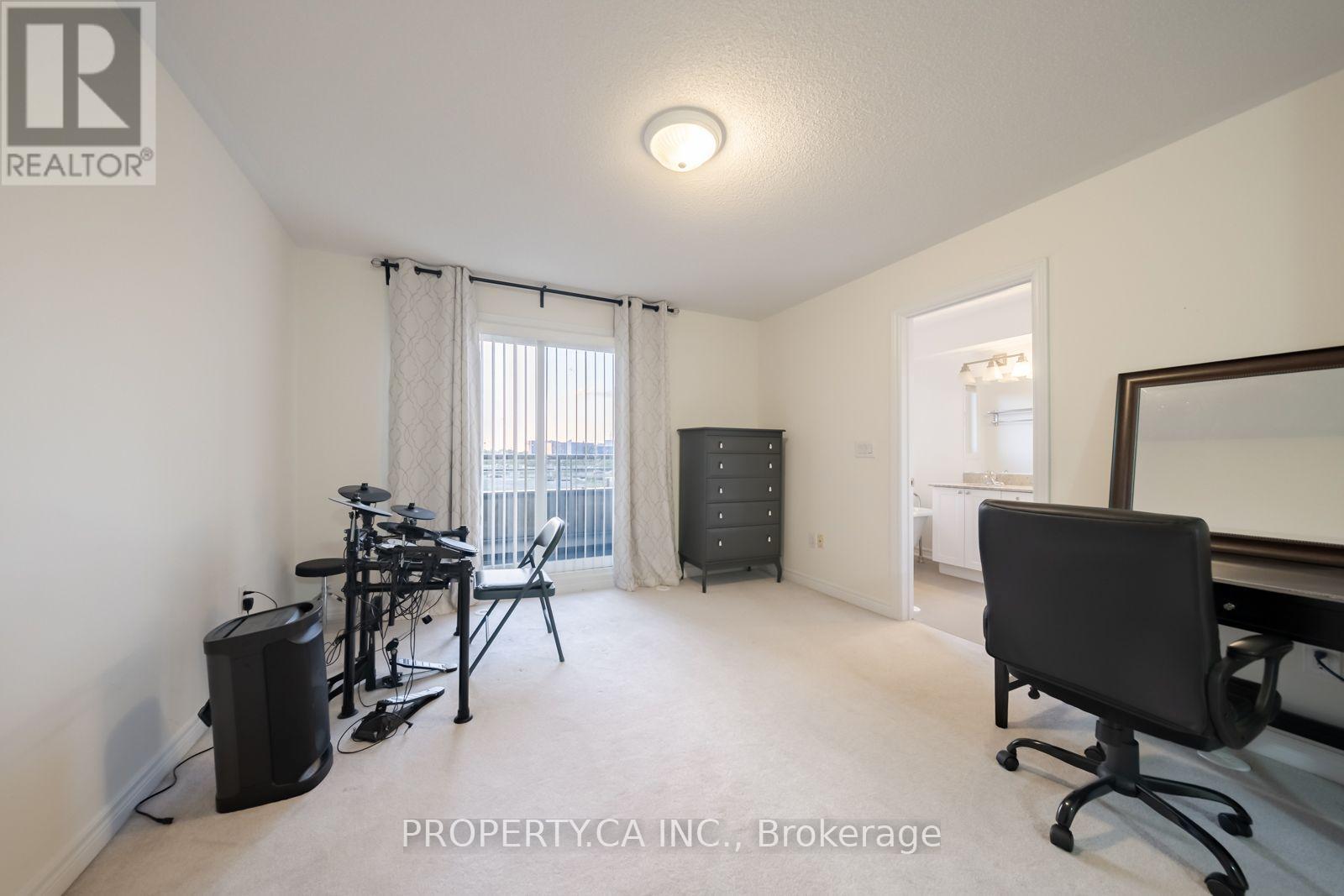 #112 383 PRINCE OF WALES DRIVE - 33