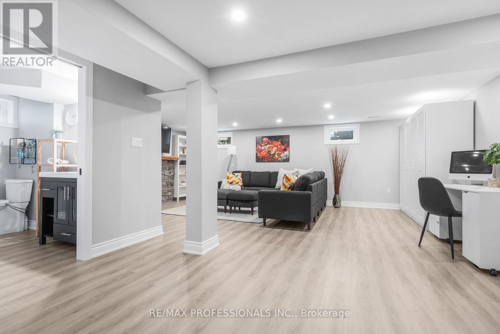 20 HOLLISTER ROAD - Image 25