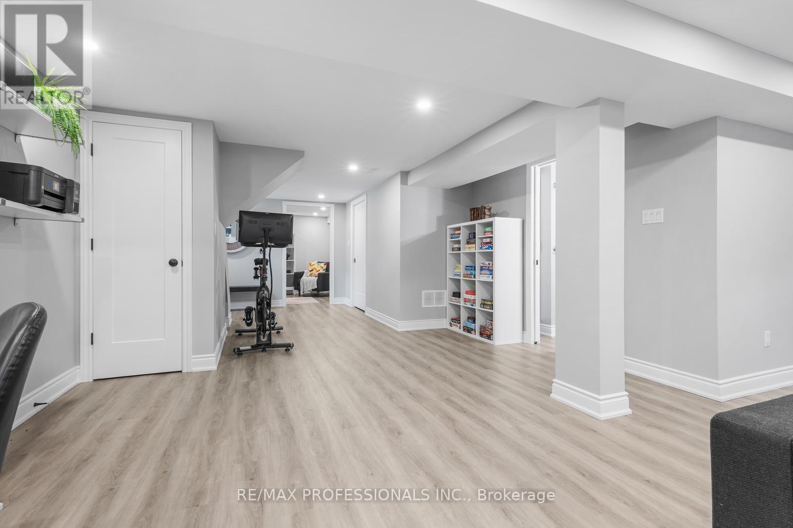 20 HOLLISTER ROAD - Image 29