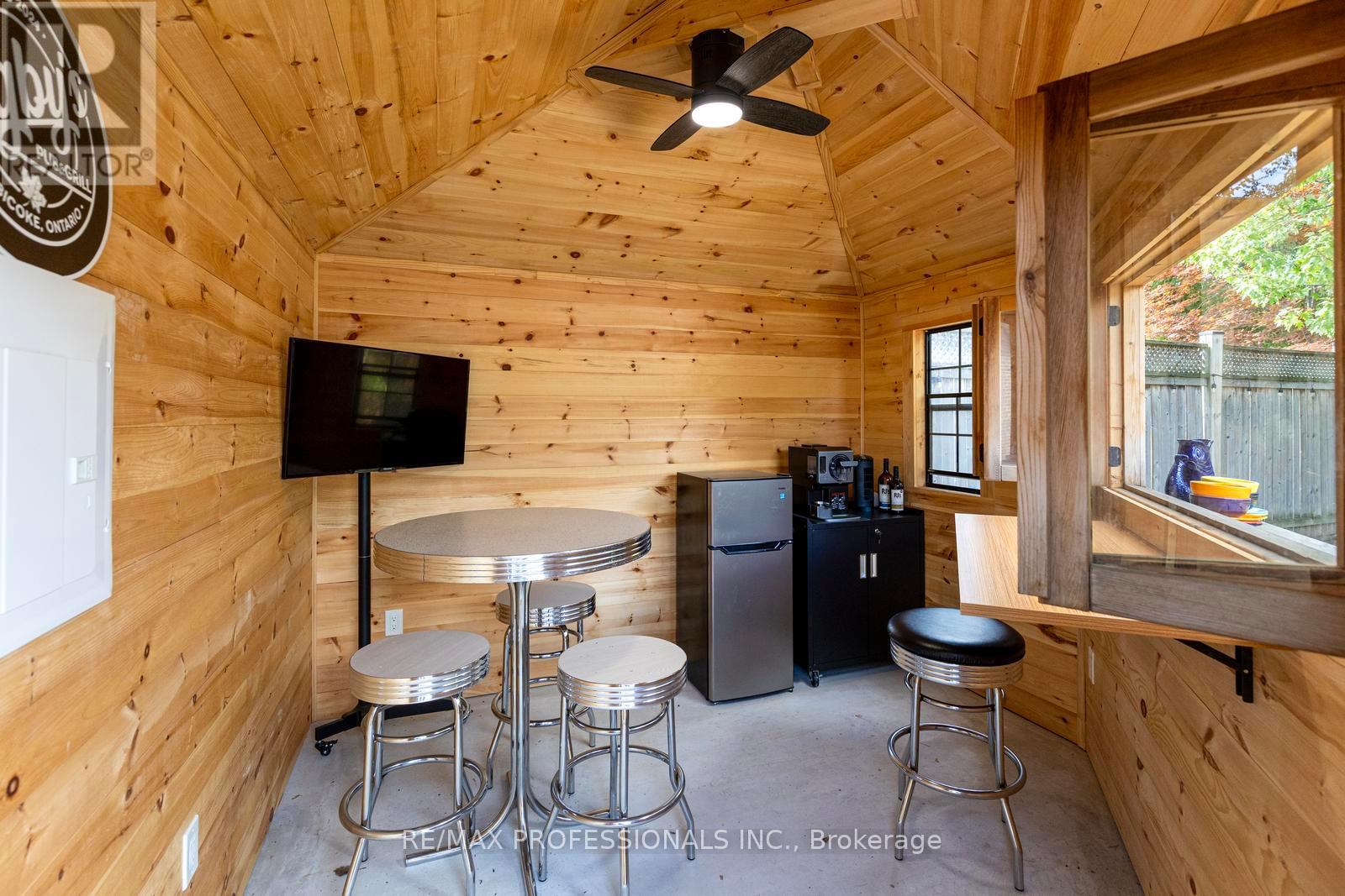 20 HOLLISTER ROAD - Image 34