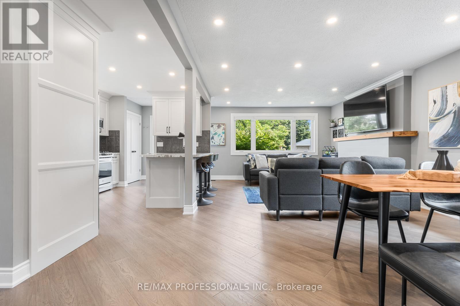 20 HOLLISTER ROAD - 4