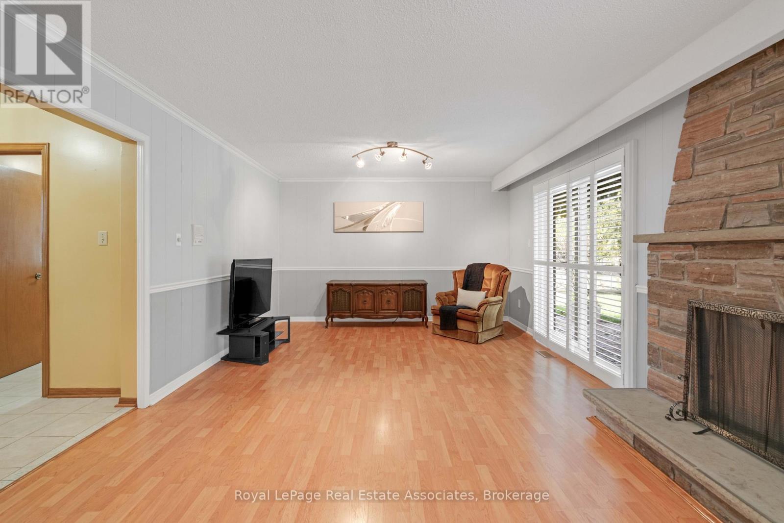 2535 PRIVET CRESCENT - 31