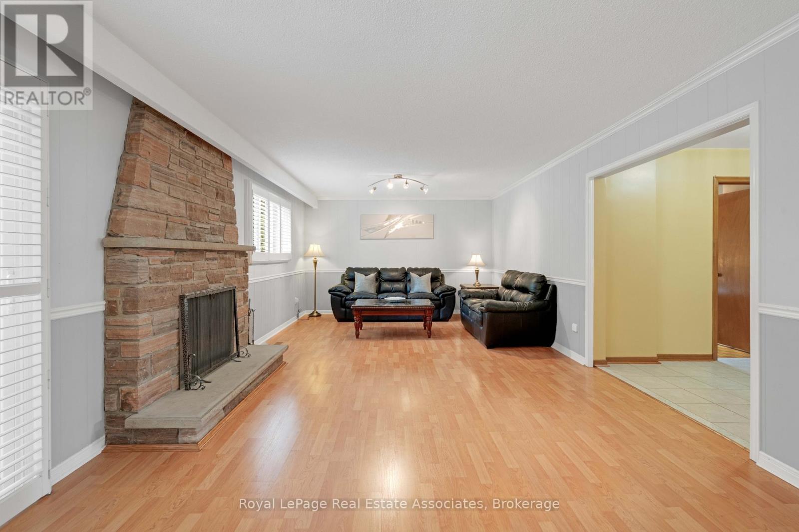2535 PRIVET CRESCENT - 33
