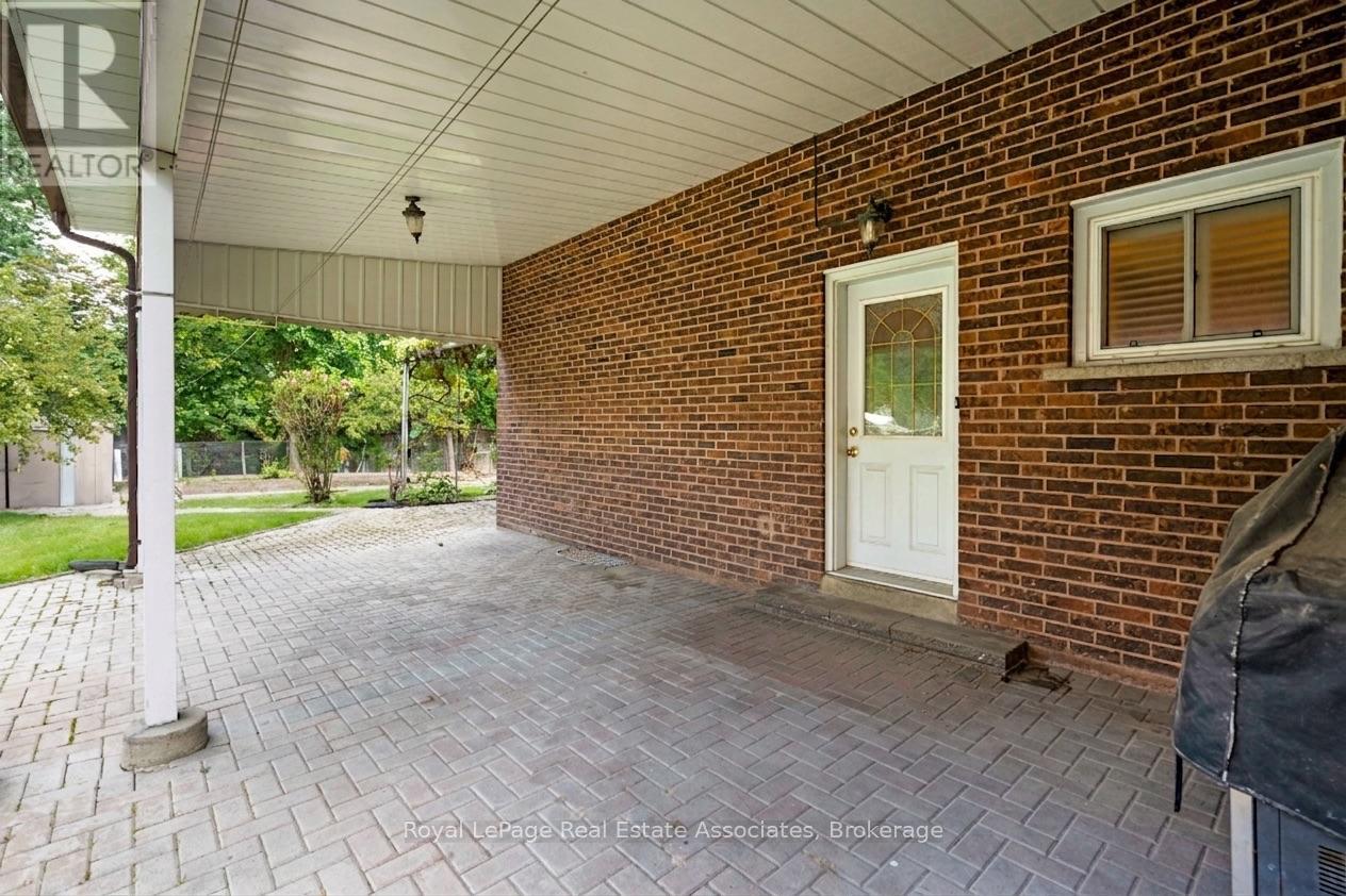 2535 PRIVET CRESCENT - 36