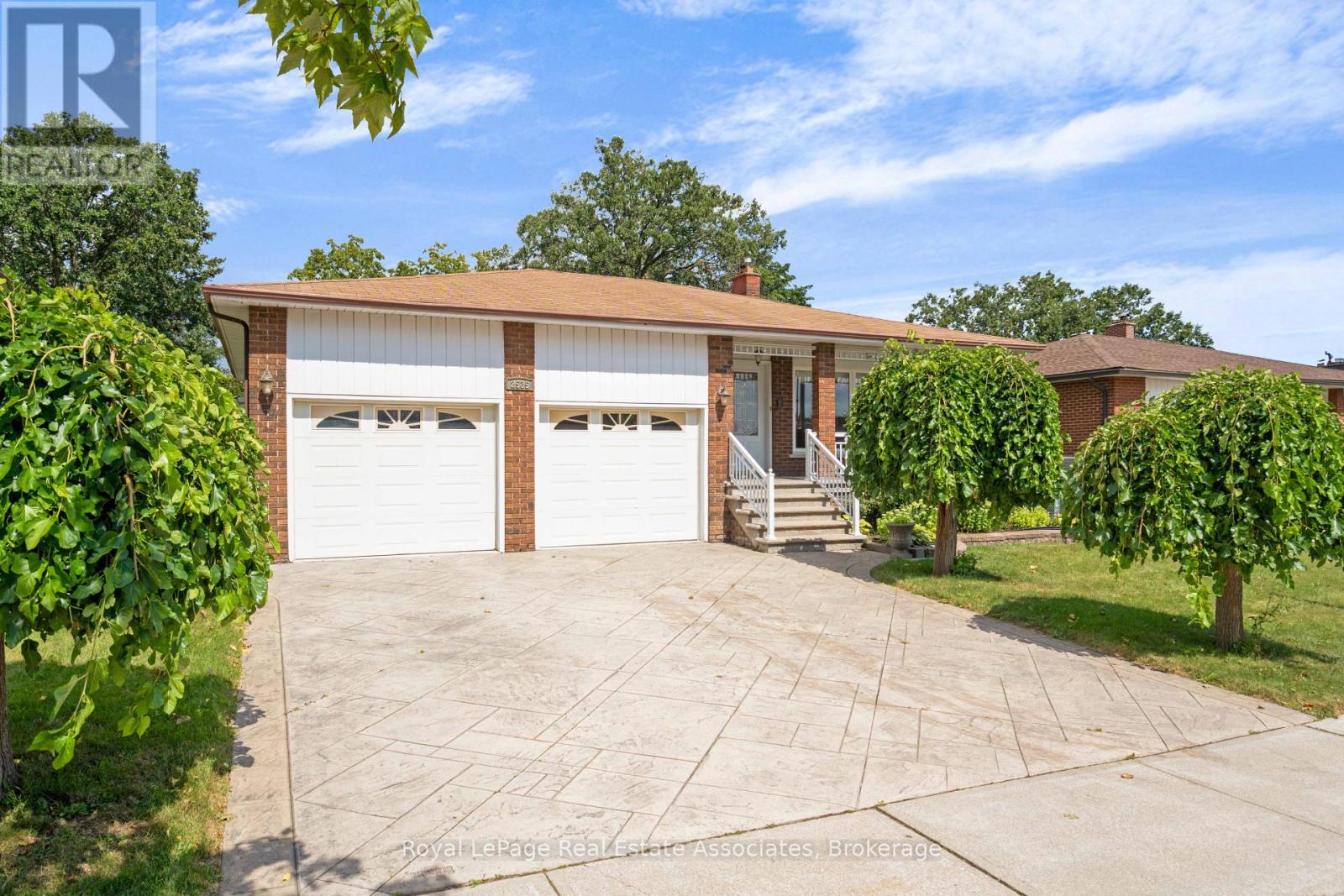 2535 PRIVET CRESCENT - 4