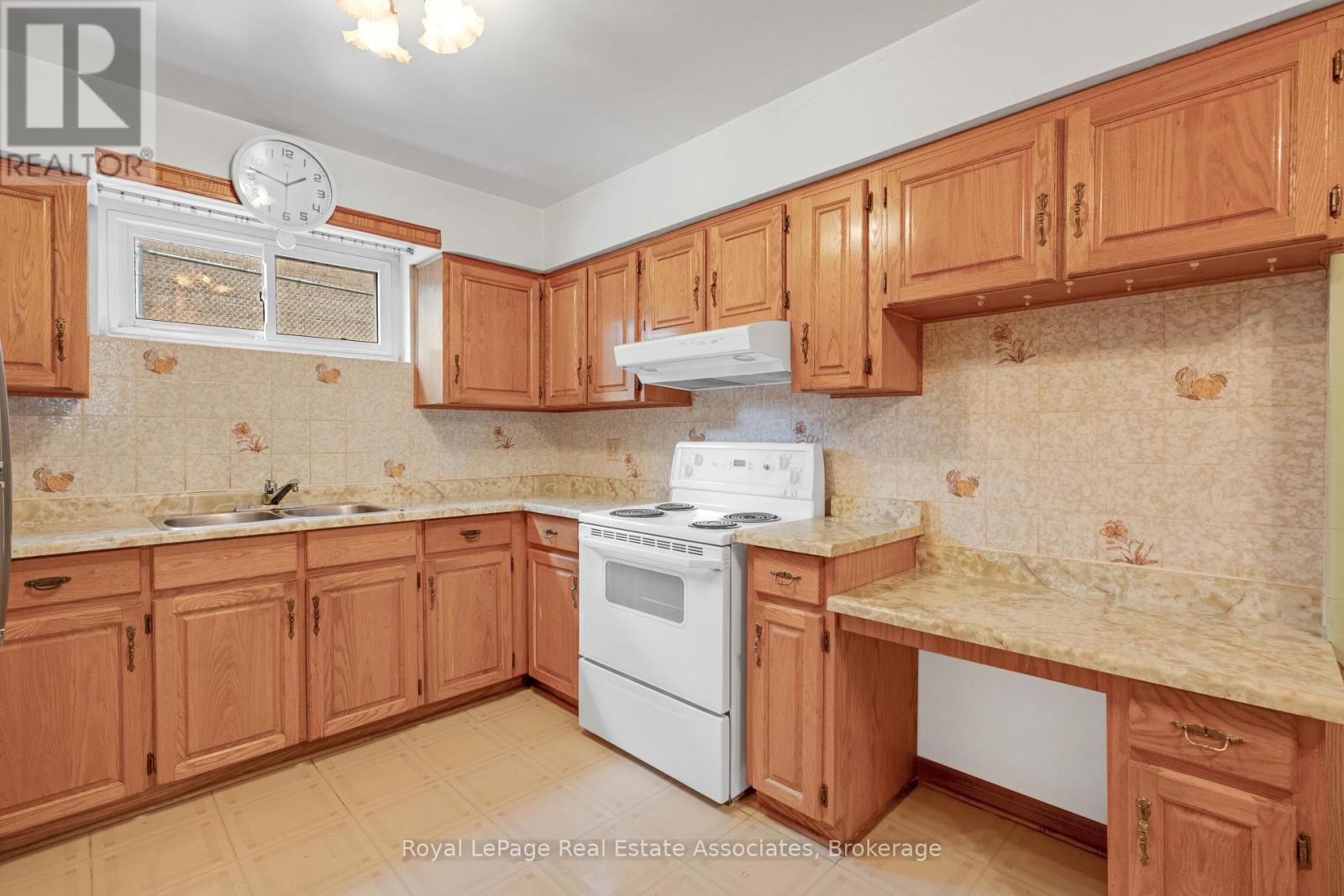 2535 PRIVET CRESCENT - Image 43