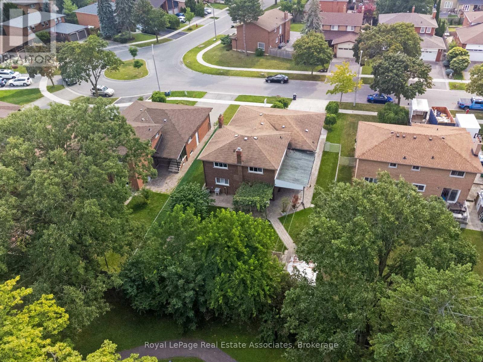 2535 PRIVET CRESCENT - 50