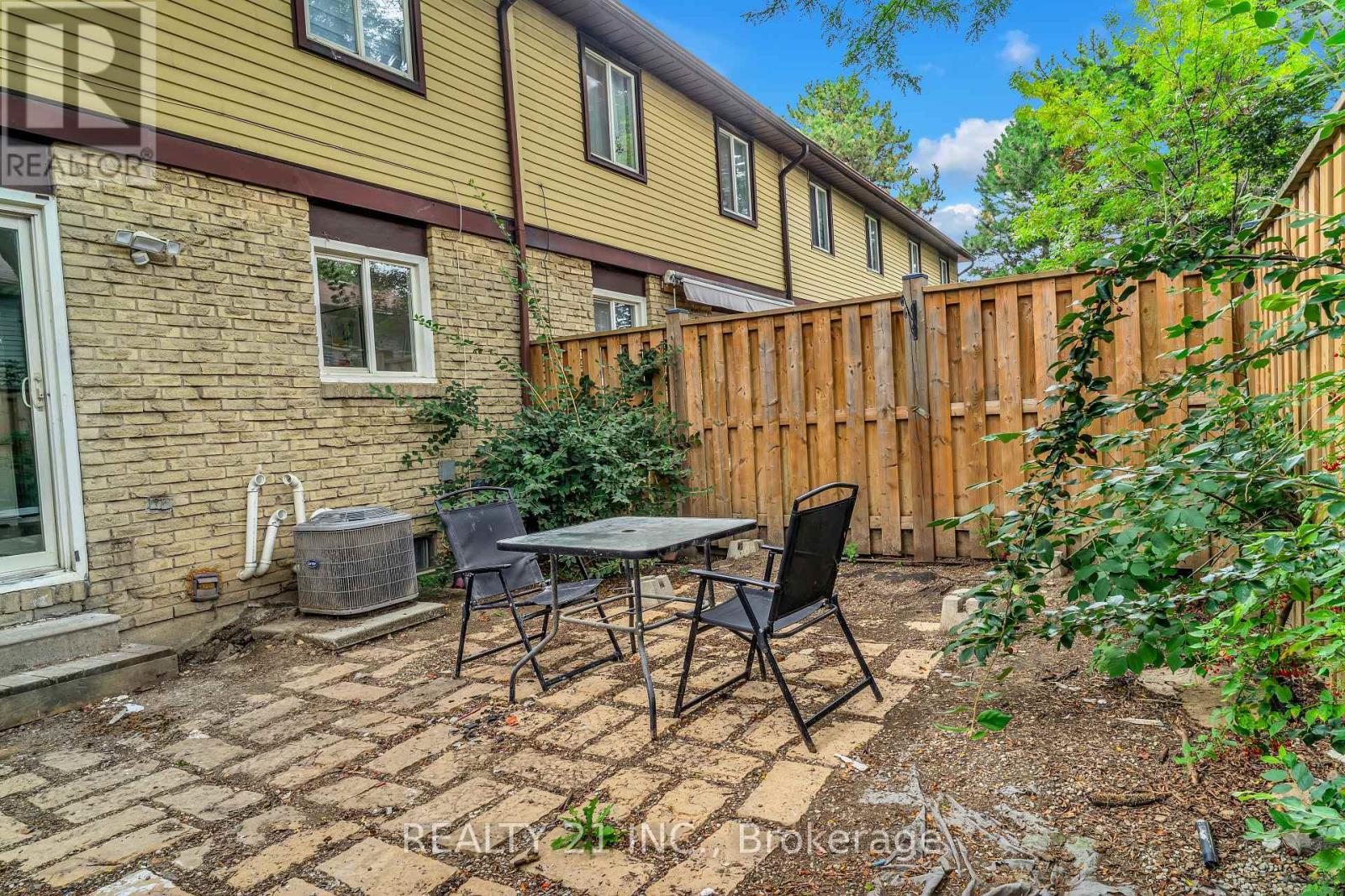#101 45 HANSEN ROAD N - 25