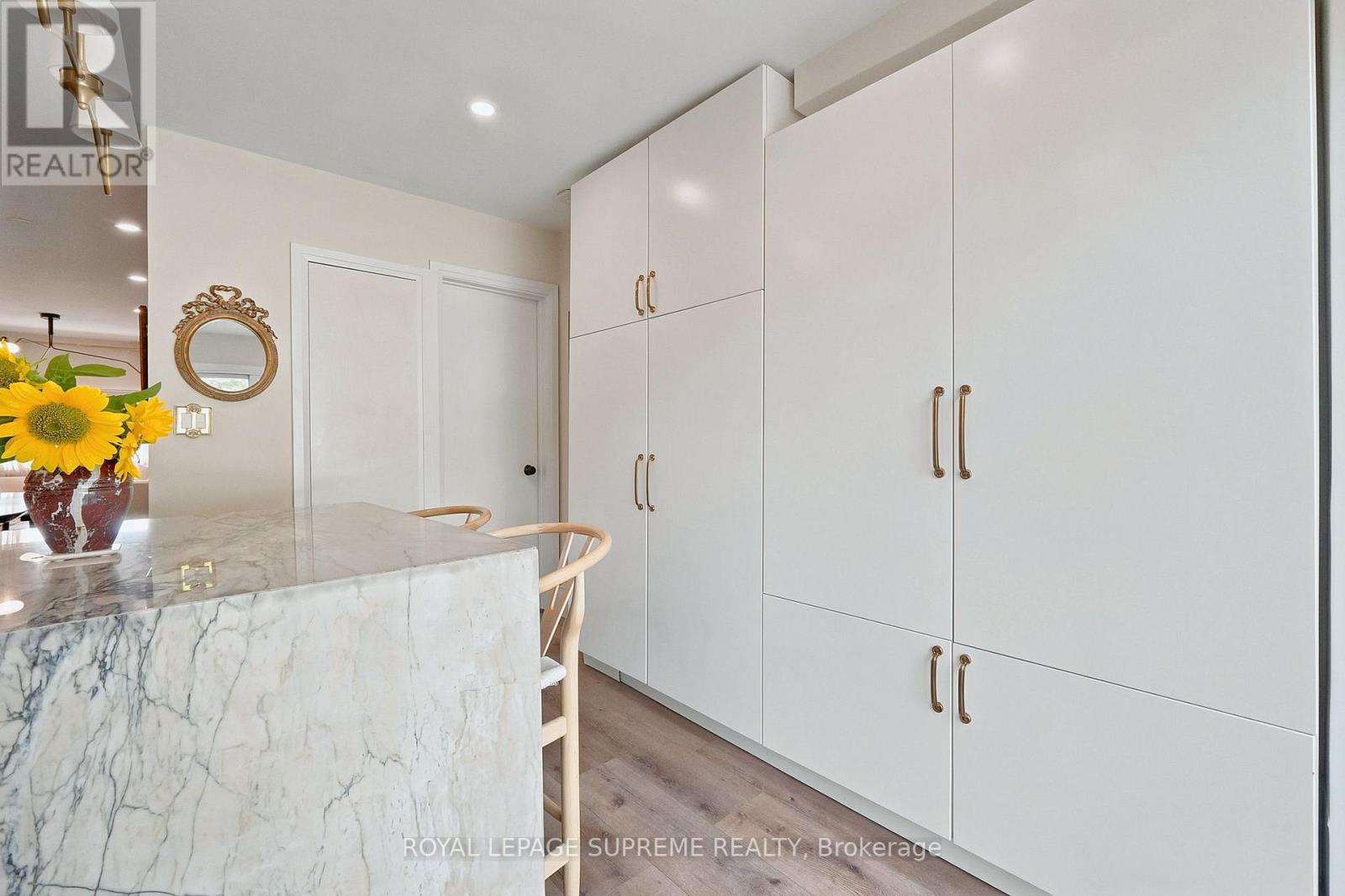 395 MCROBERTS AVENUE - Image 35