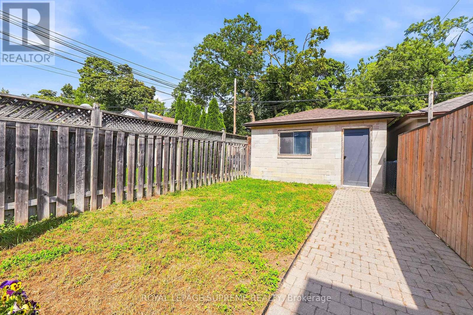 395 MCROBERTS AVENUE - Image 39
