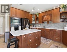 Primary Bedroom - 614 Sagebrush Court, Kamloops, BC V2B8M8 Photo 9