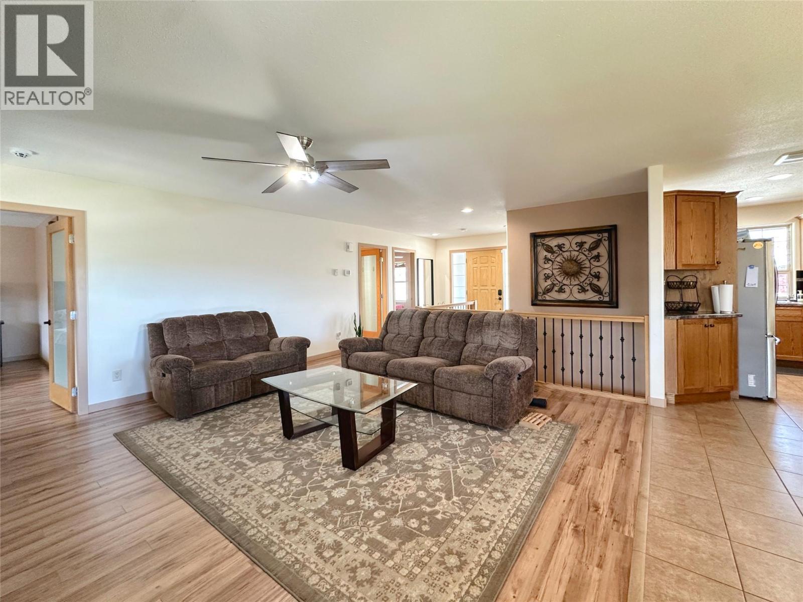4005 FAIRWINDS Drive, Osoyoos
