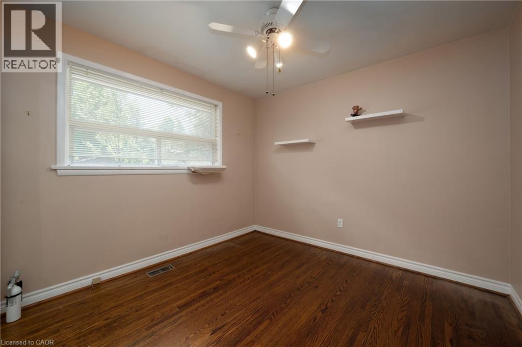 1304 AVON Crescent - 15