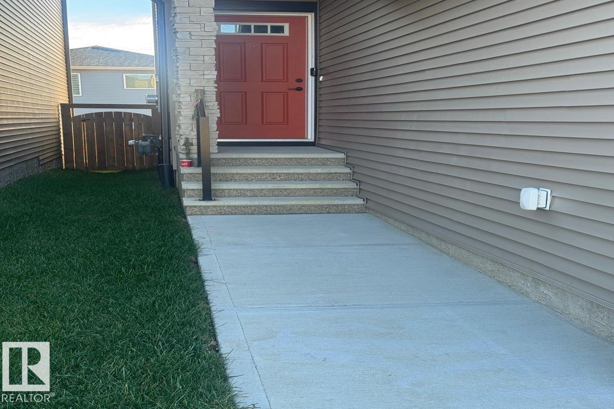6411 27 AV SW - 34
