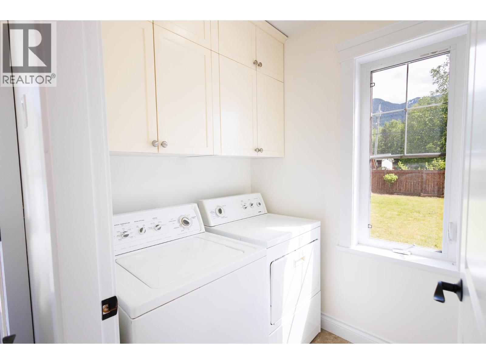 3561 COTTONWOOD Crescent, Terrace