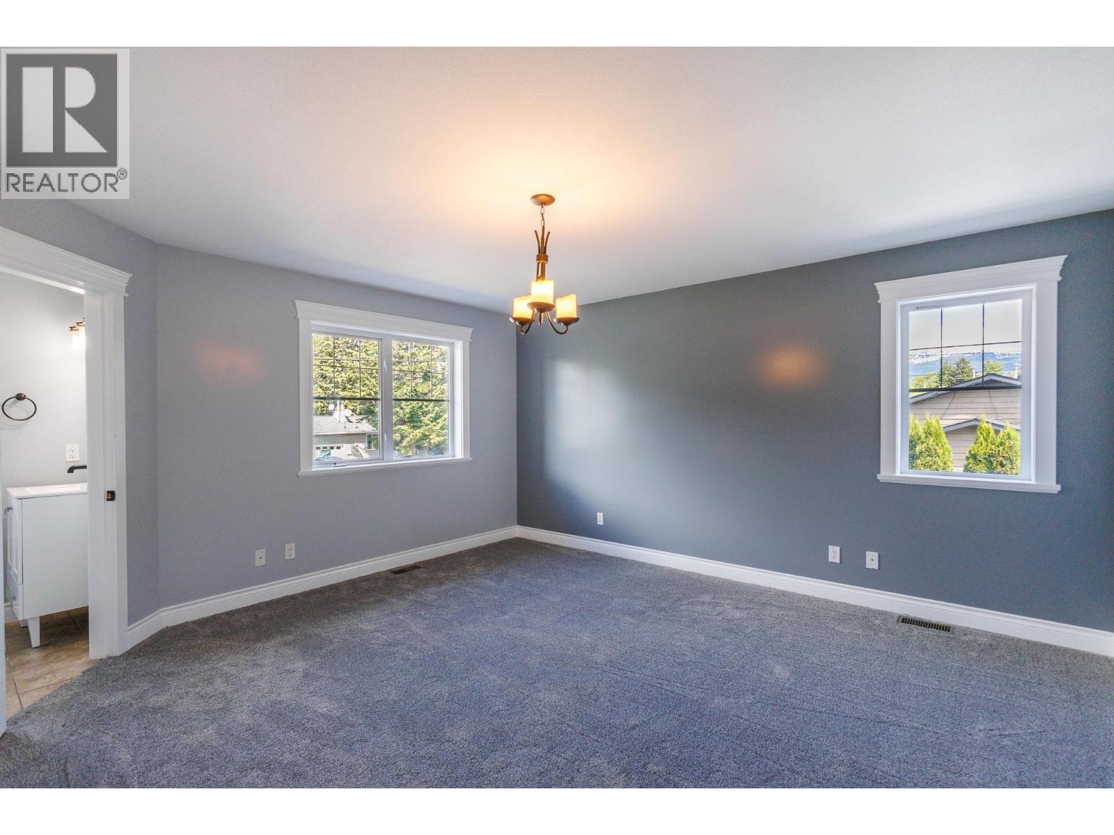 3561 COTTONWOOD Crescent, Terrace
