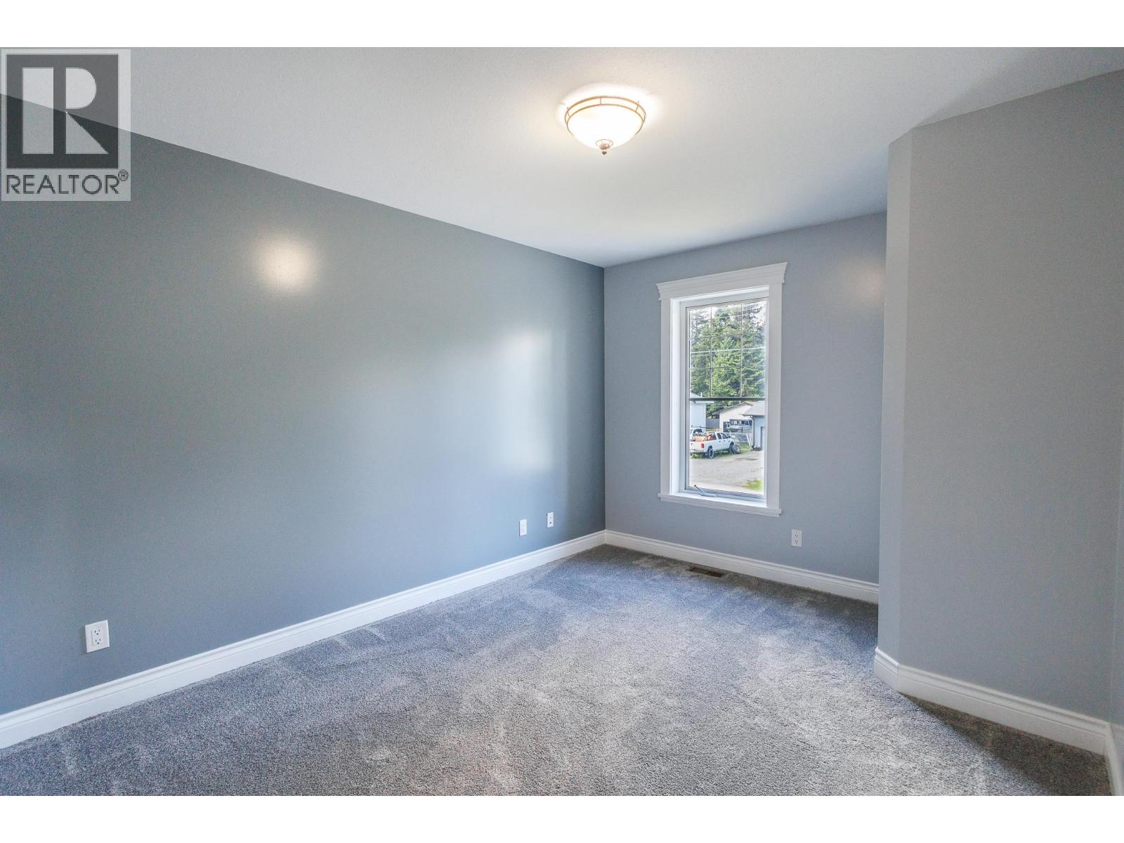 3561 COTTONWOOD Crescent, Terrace