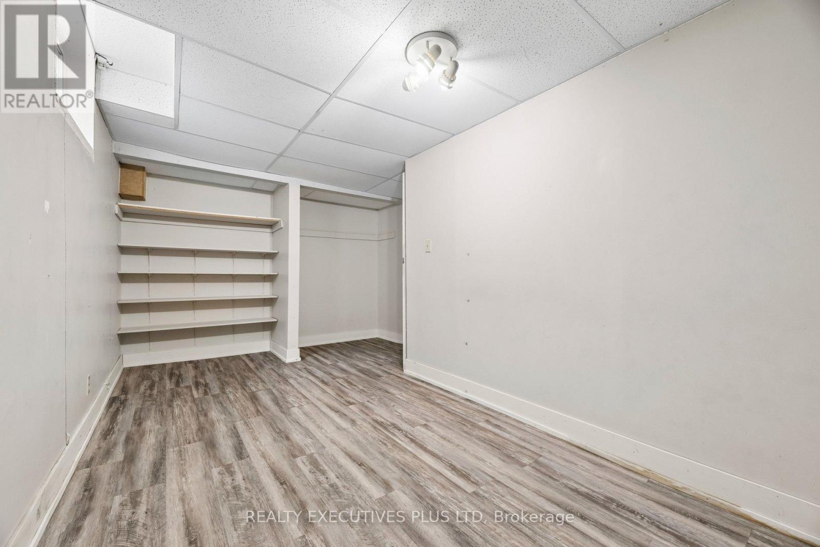 693 BARNES CRESCENT - Image 40