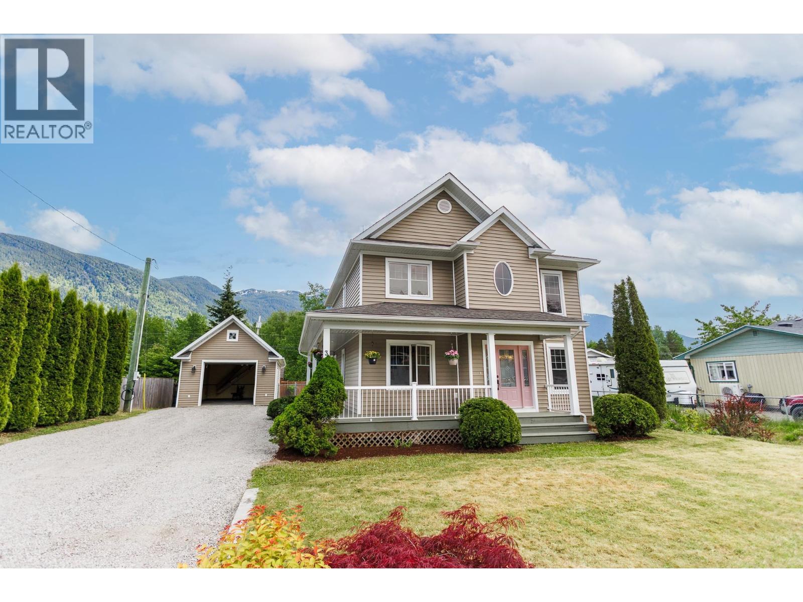 3561 COTTONWOOD Crescent, Terrace