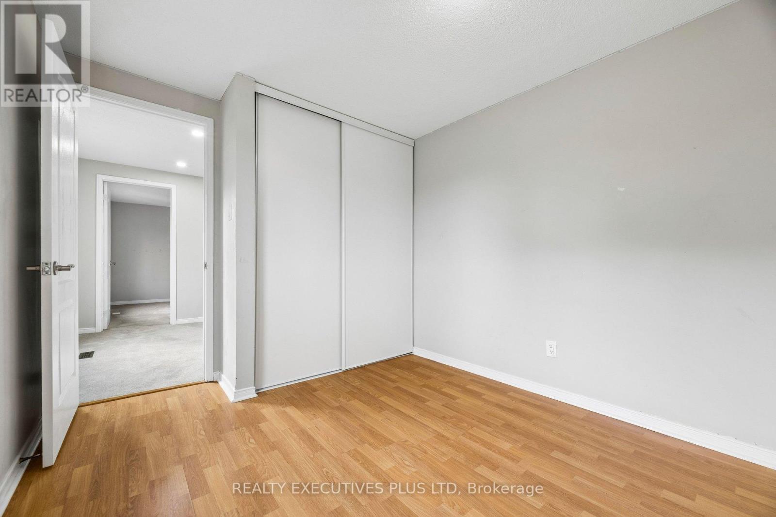 693 BARNES CRESCENT - Image 33