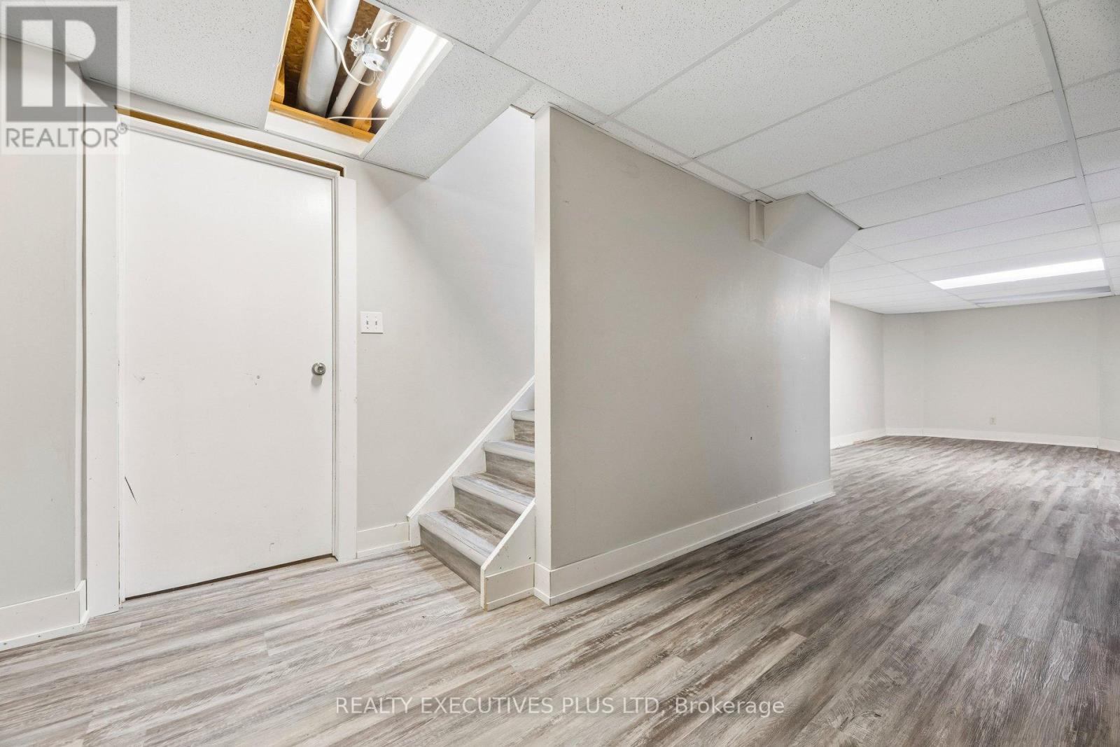 693 BARNES CRESCENT - Image 37