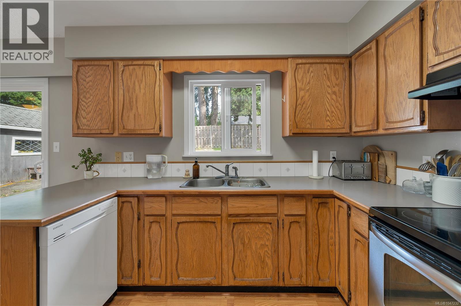 696 Shellbourne Blvd, Campbell River