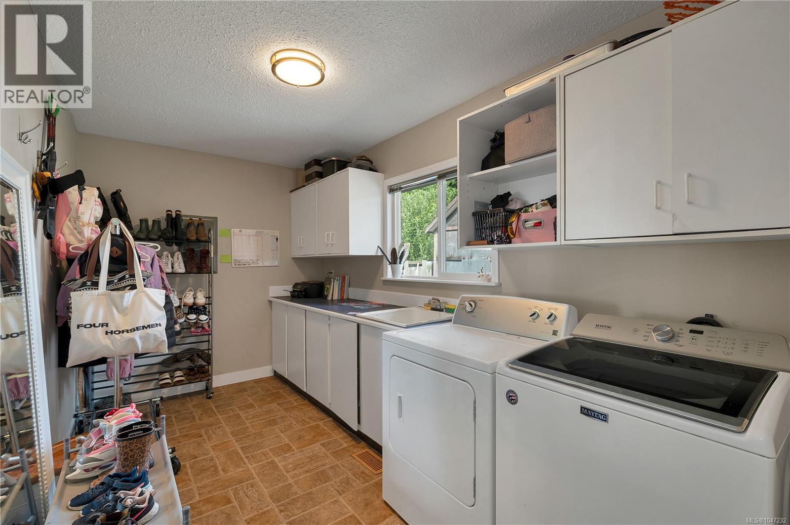 696 Shellbourne Blvd - 22