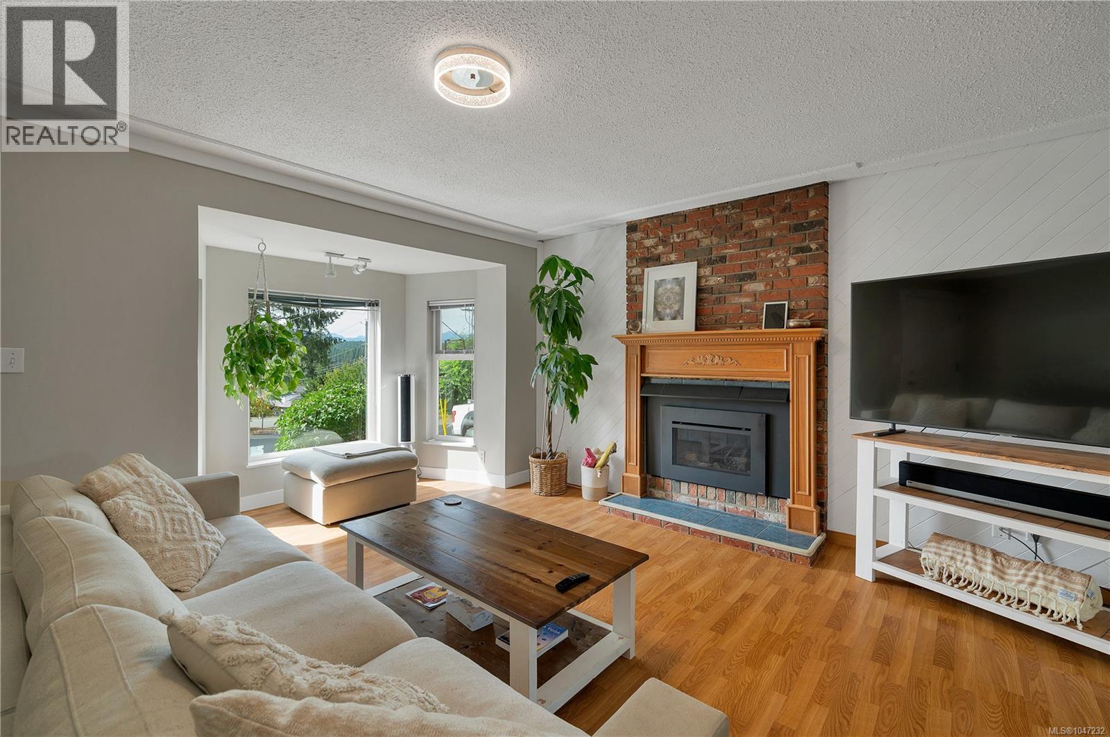 696 Shellbourne Blvd, Campbell River