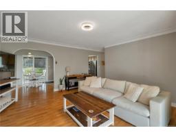 696 Shellbourne Blvd, Campbell River, BC V9W5H1 Photo 9