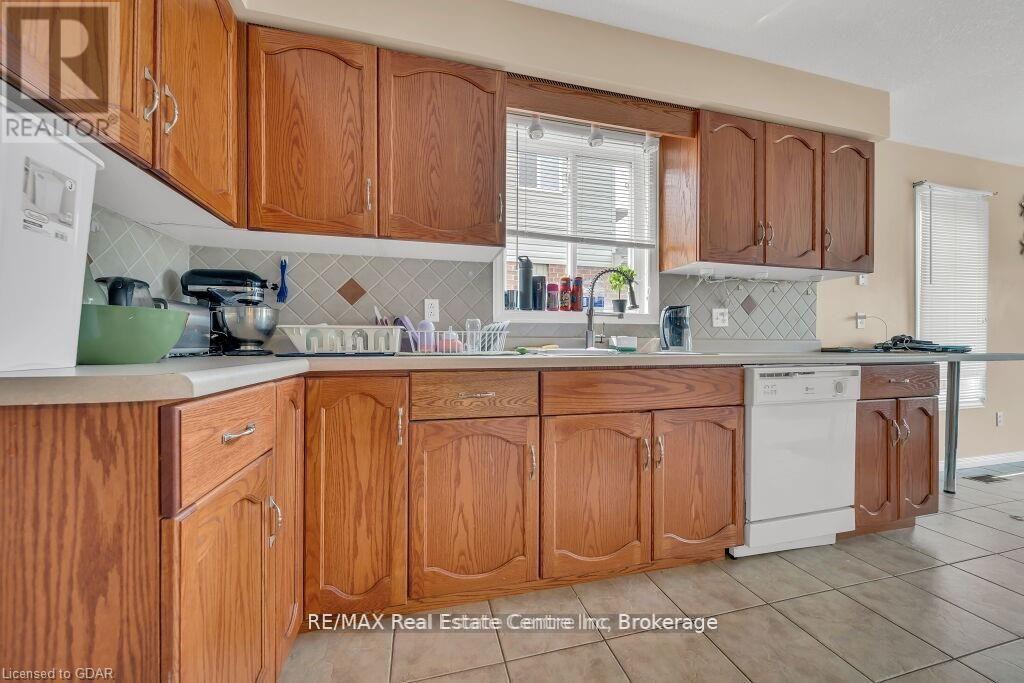 61 MOFFATT LANE - Image 35
