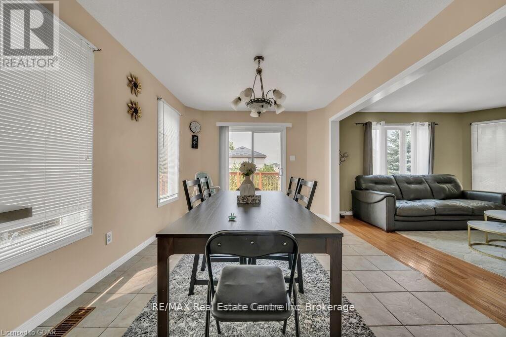 61 MOFFATT LANE - Image 36