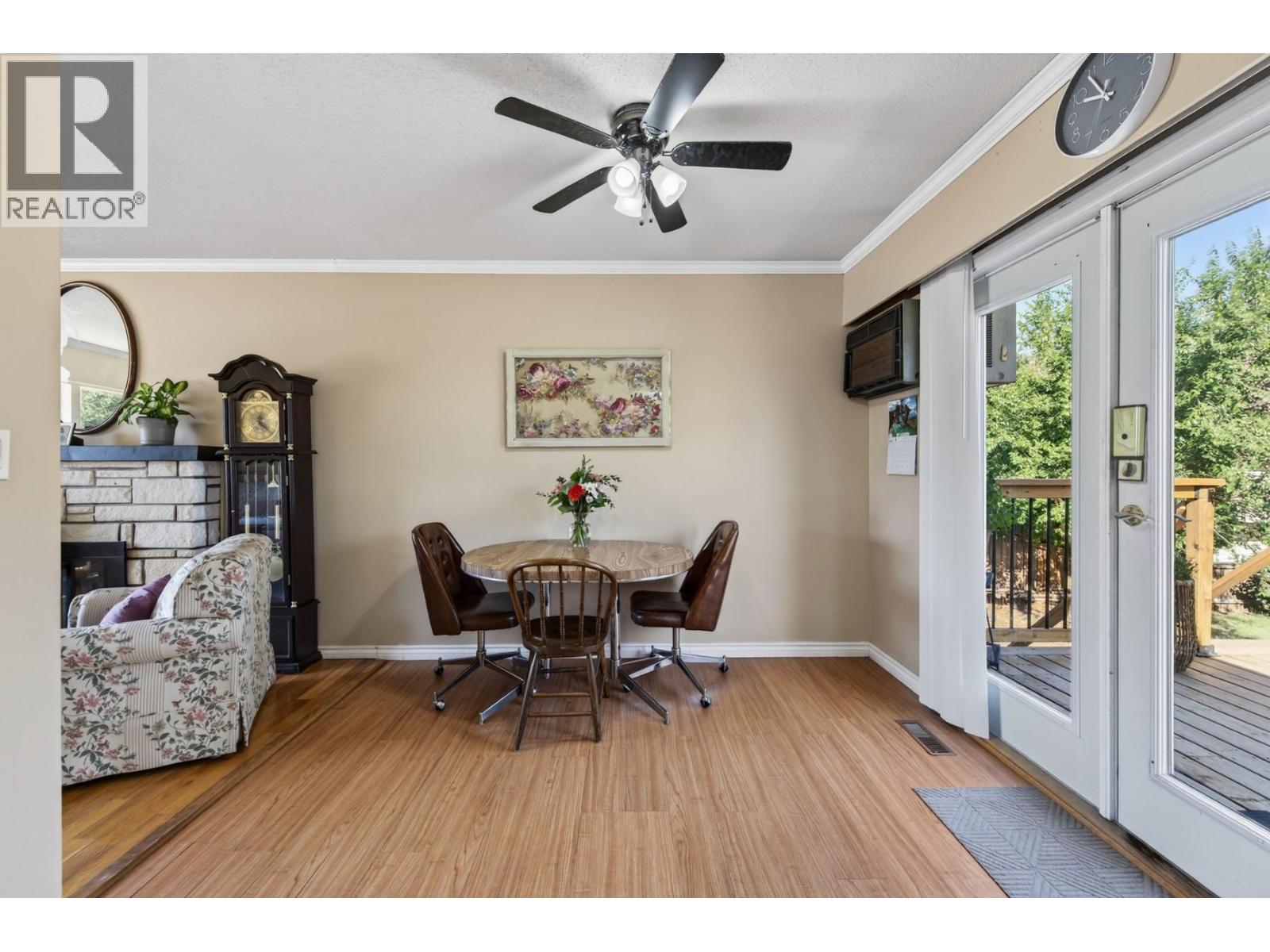 686 Sicamore Drive - 8