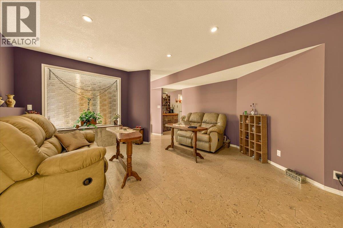 20B Wolf Crescent - 23