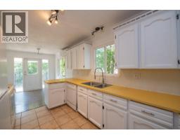 Kitchen - 718 Russell Avenue, Enderby, BC V0E1V0 Photo 17