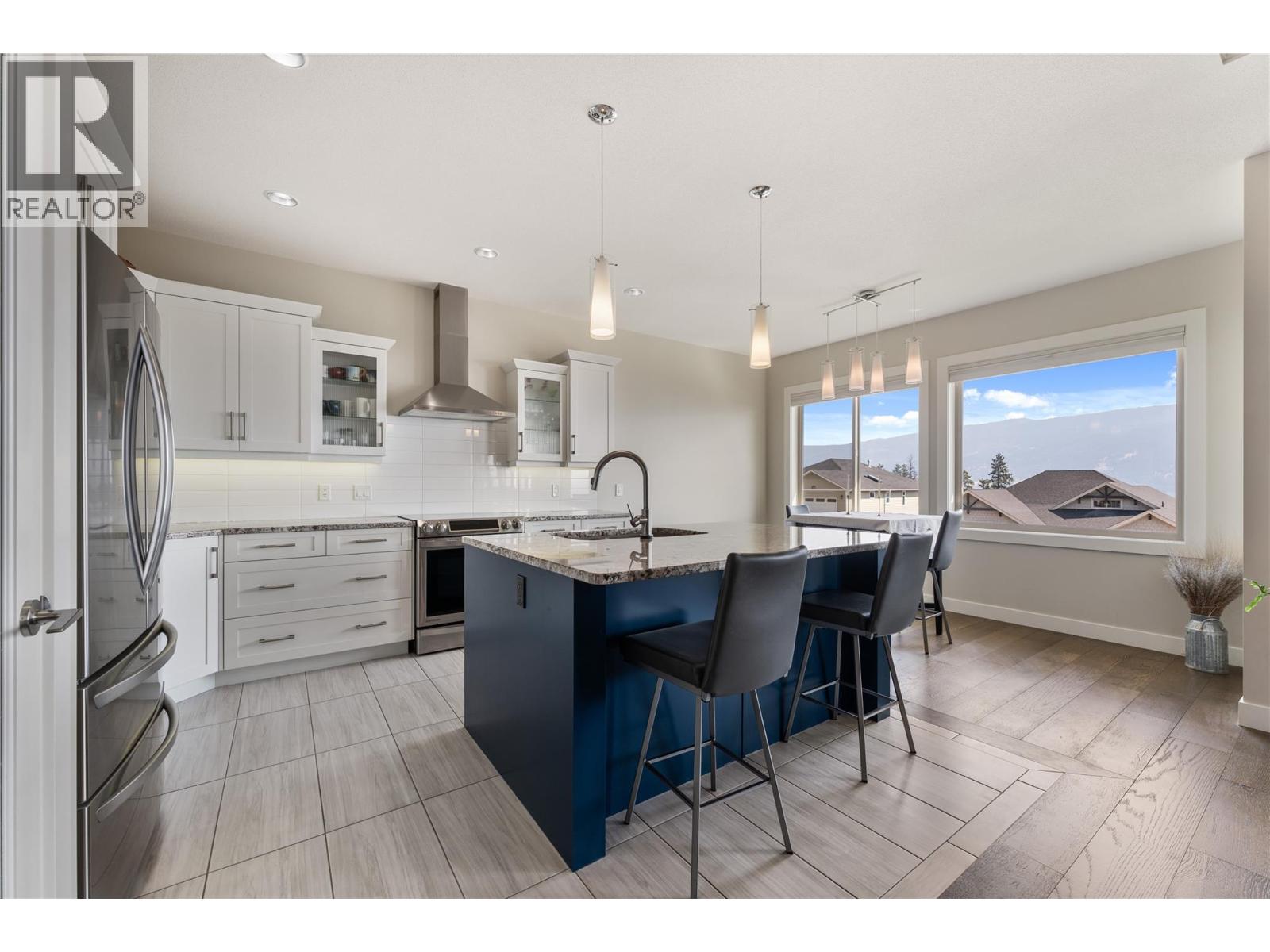 13464 Lake Hill Drive, Lake Country