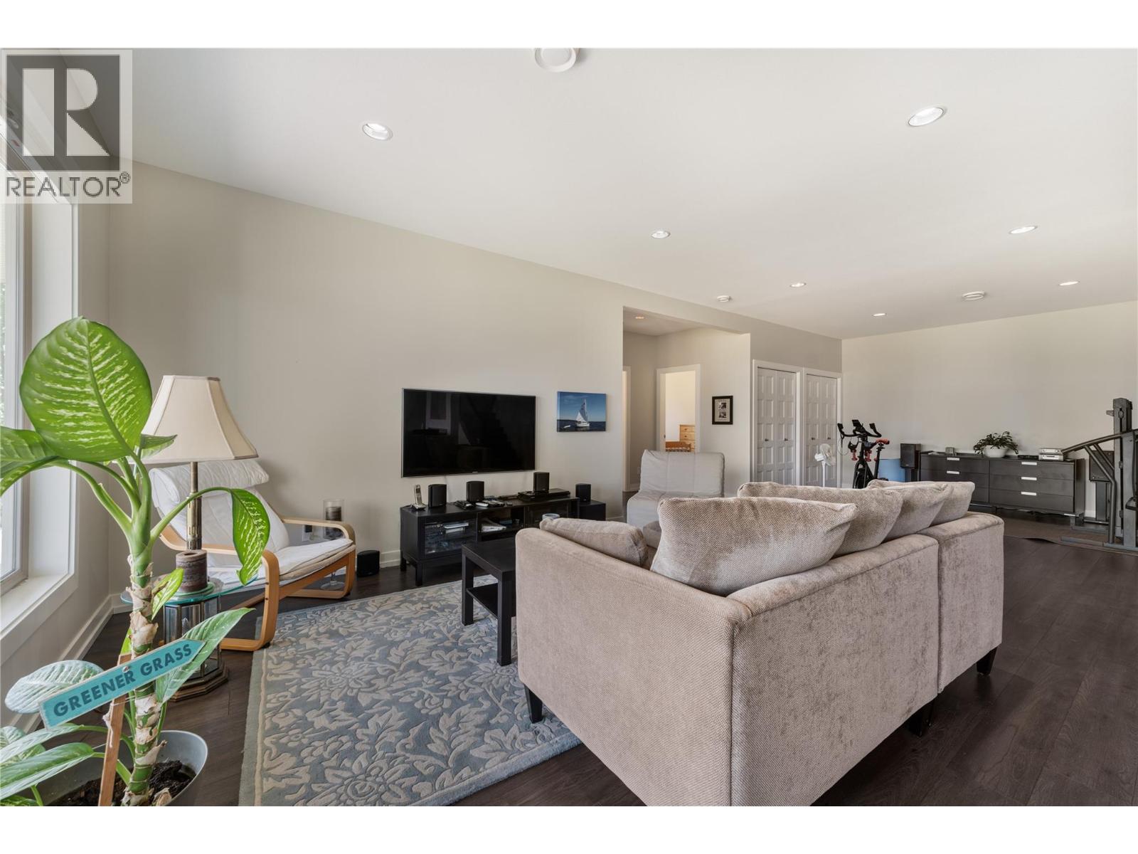 13464 Lake Hill Drive, Lake Country