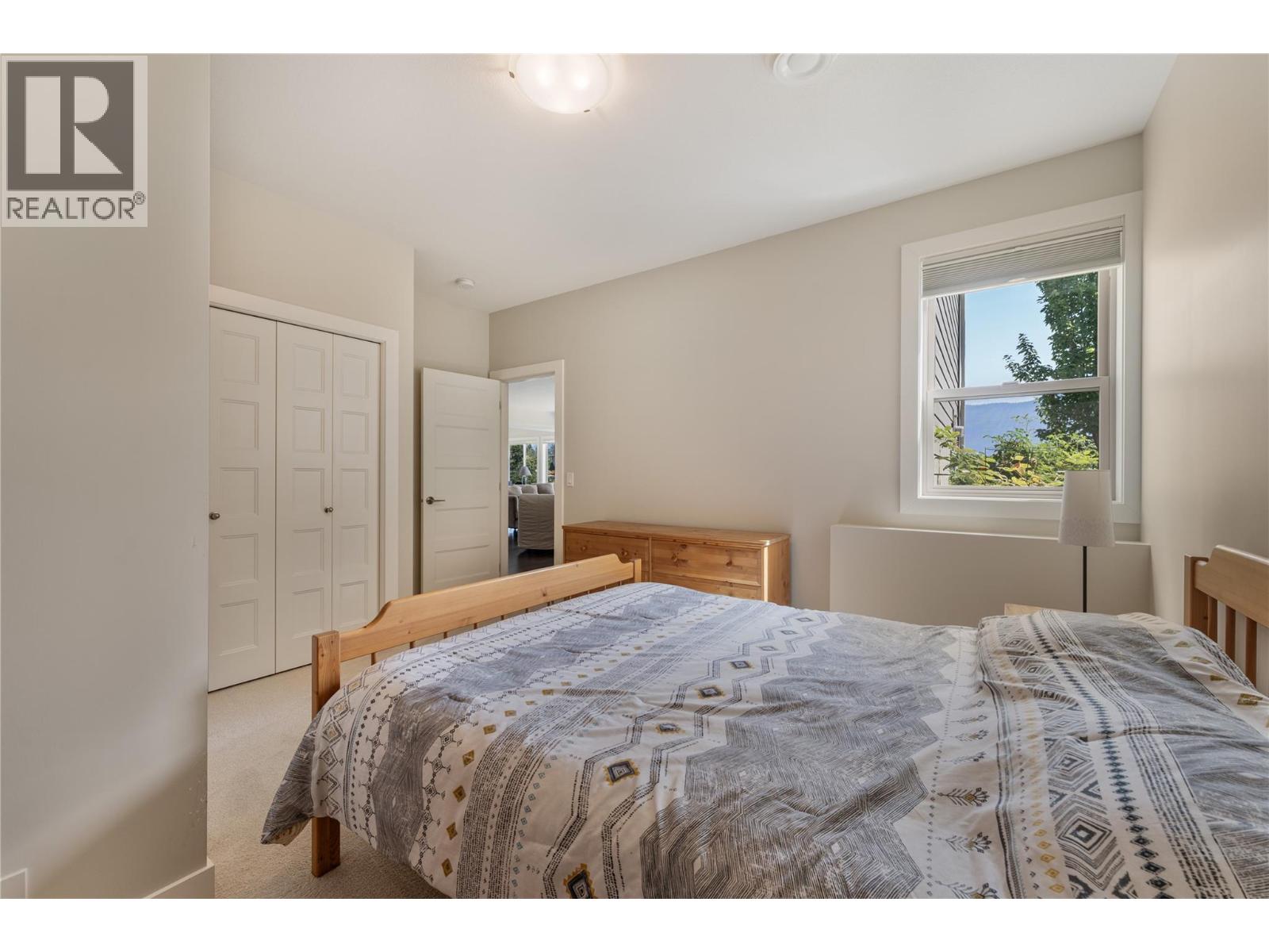 13464 Lake Hill Drive, Lake Country